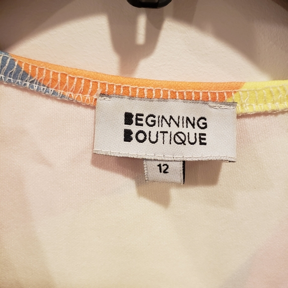 Beginning boutiique crop top - Picture 4 of 4